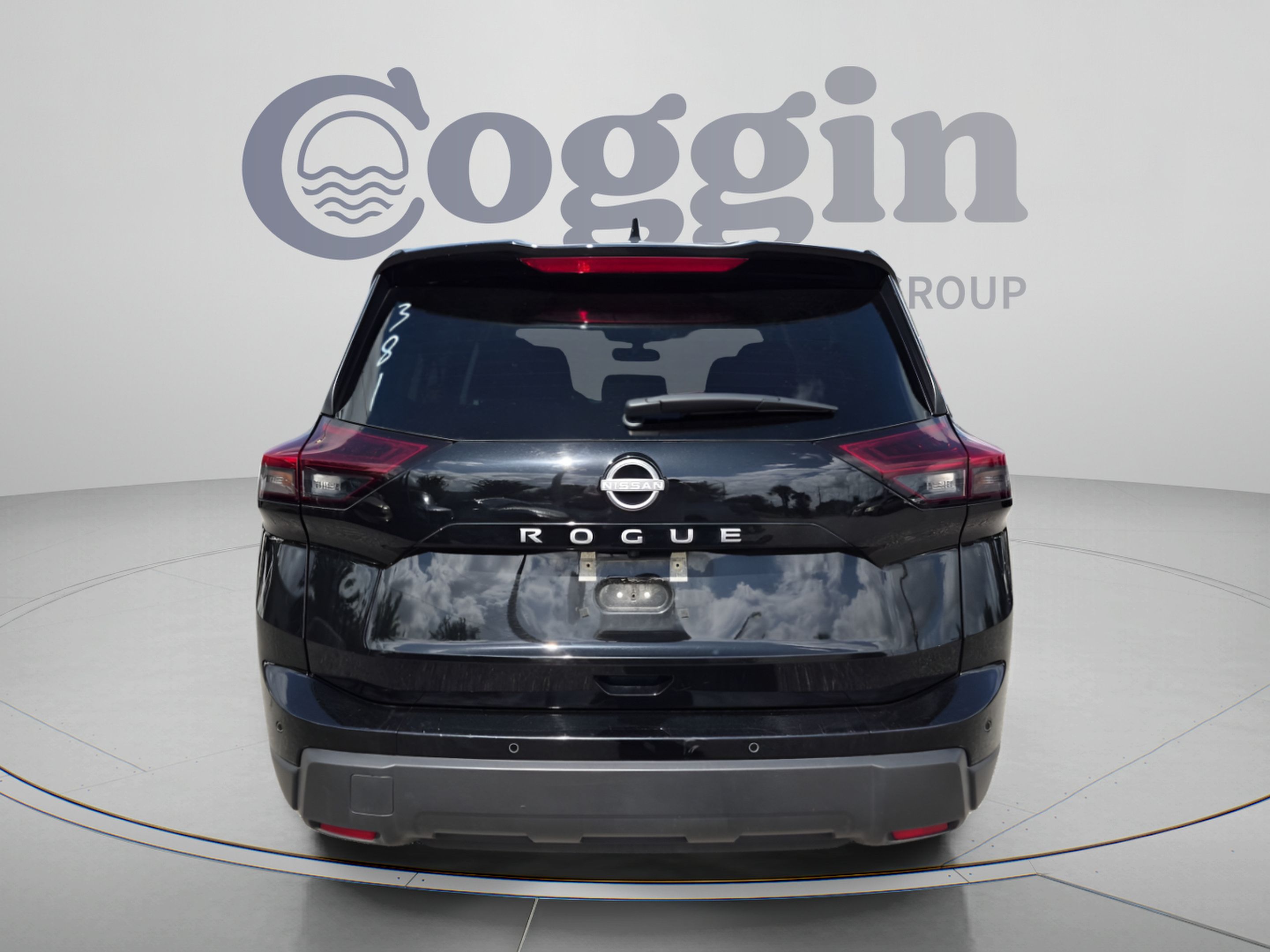 Used 2026 Nissan Rogue SV FWD image 4