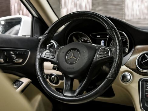 Used 2019 Mercedes-Benz GLA 250 image 13