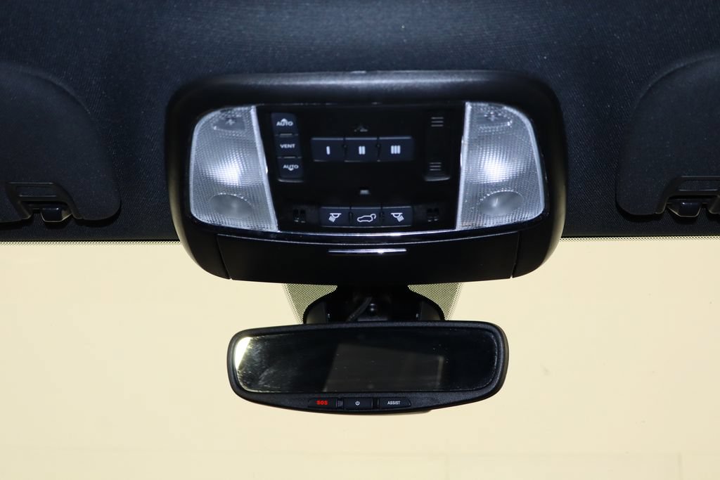 Used 2022 Jeep Grand Cherokee Limited AWD/4WD image 27
