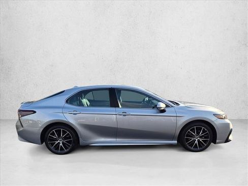 Used 2023 Toyota Camry SE w/ Convenience Package FWD image 4