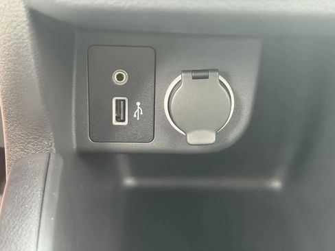 Certified 2025 Nissan Kicks Play S image 24