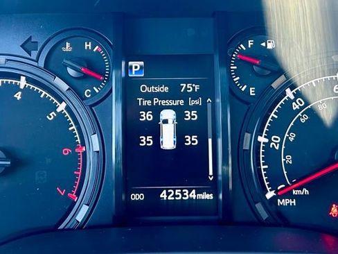 Certified 2024 Toyota 4Runner SR5 Premium w/ Moonroof Package AWD/4WD image 20
