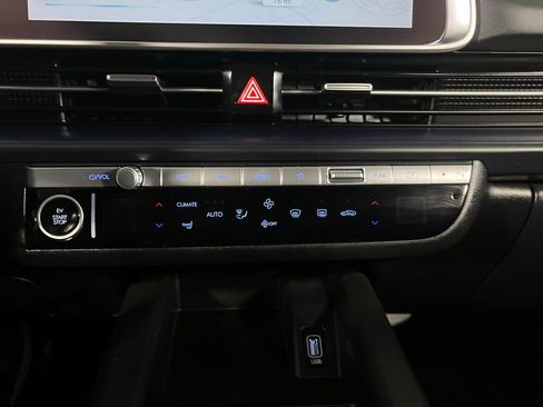 Used 2024 Hyundai Ioniq 6 SE image 17