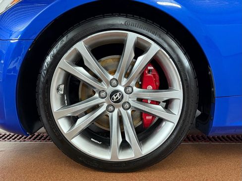 Used 2010 Hyundai Genesis 3.8 RWD image 8