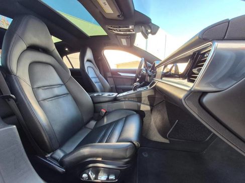 Used 2017 Porsche Panamera 4 image 37