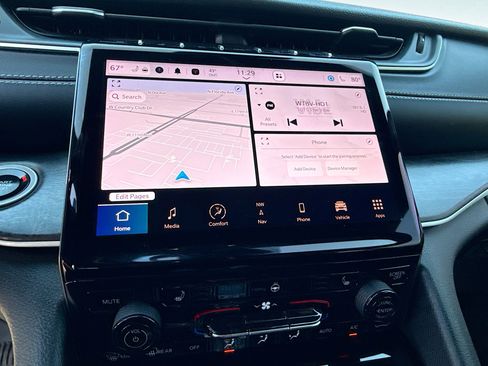 Used 2025 Jeep Grand Cherokee L Limited w/ Black Appearance Package image 31