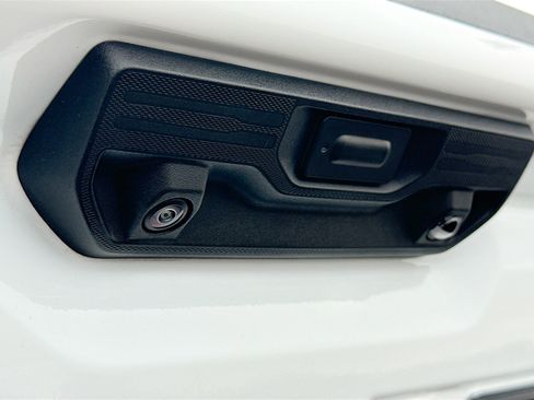 Used 2024 GMC Sierra 1500 SLT w/ SLT Premium Plus Package image 16