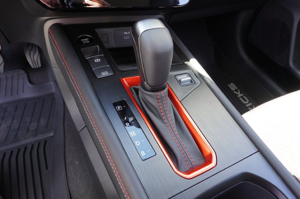 Certified 2025 Nissan Kicks SR FWD image 18