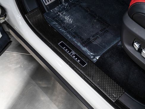 Used 2023 Rolls-Royce Cullinan Black Badge w/ Dark Exterior Package image 26