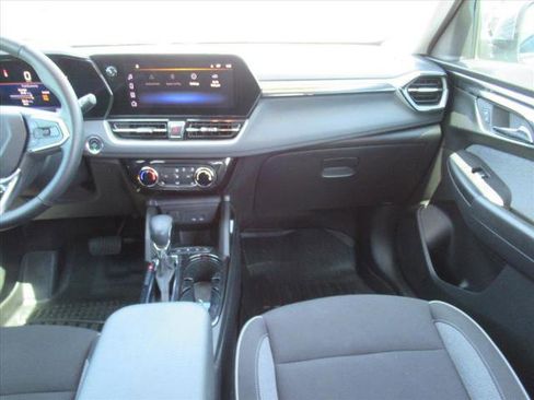 Used 2024 Chevrolet TrailBlazer LT w/ LT Cold Weather Package image 14