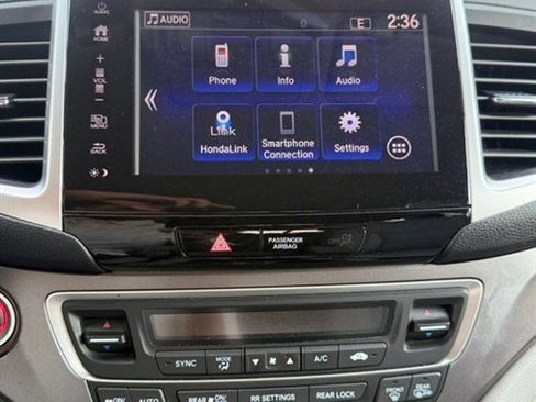 Used 2018 Honda Pilot EX image 32