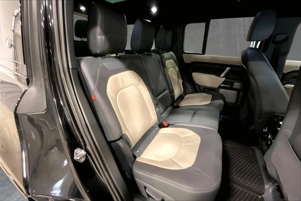 Used 2023 Land Rover Defender 130 X-Dynamic SE AWD/4WD image 26