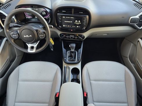 Certified 2025 Kia Soul LX image 26