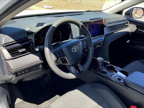Used 2025 Toyota Camry LE image 17