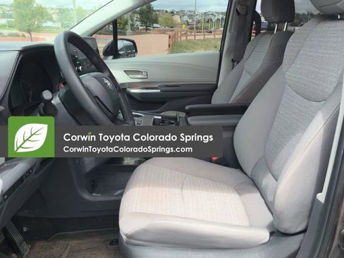 Used 2024 Toyota Sienna LE w/ LE Plus Package AWD/4WD image 10
