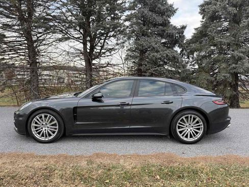 Used 2018 Porsche Panamera 4 image 4