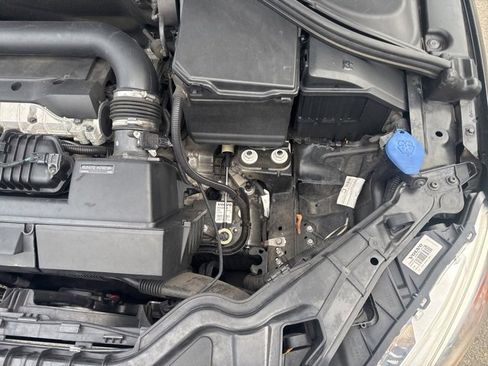 Used 2015 Volvo V60 T5 Cross Country image 29