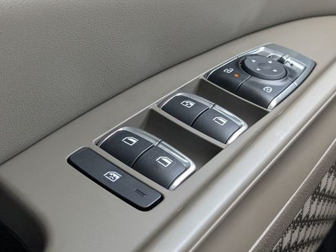 New 2026 Kia Carnival FWD image 24