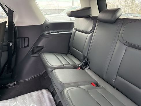 New 2026 Ford Expedition Active image 11