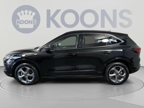 Certified 2023 Ford Escape ST-Line w/ Tech Pack #1 AWD/4WD image 7