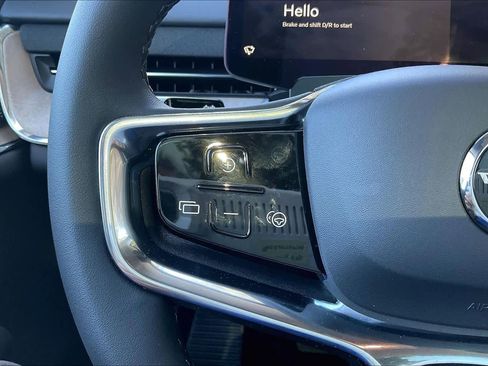 New 2025 Volvo EX90 Ultra w/ Protection Package Premier image 17