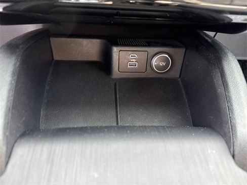 Used 2021 Ford Escape SE image 23