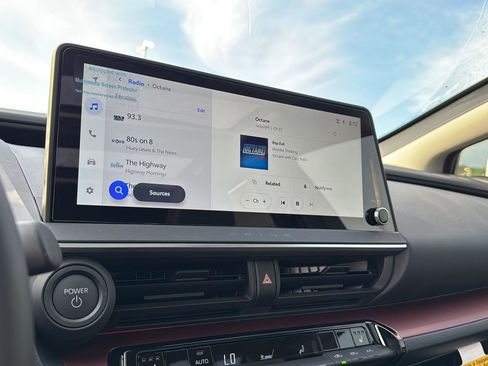 New 2025 Toyota Prius Plug-In Hybrid image 21