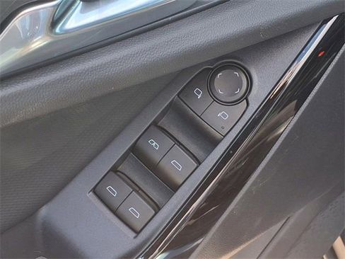 New 2026 Chevrolet Equinox LT AWD/4WD image 11
