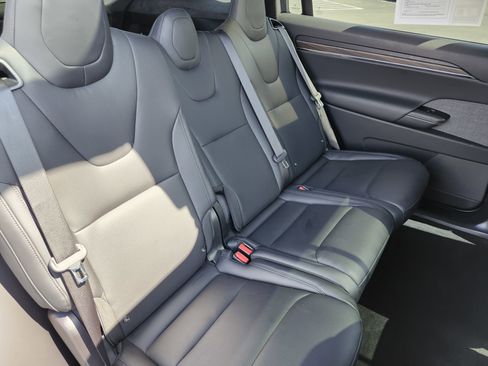 Used 2023 Tesla Model X AWD/4WD image 19