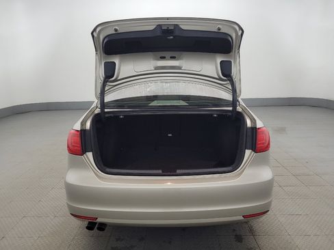 Used 2013 Volkswagen Jetta SE FWD image 29
