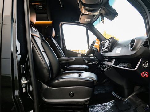 Used 2022 Mercedes-Benz Sprinter 3500 image 47