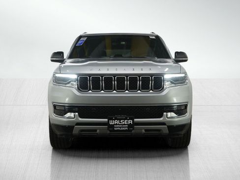 Used 2023 Jeep Wagoneer L Series II w/ Premium Group I image 8