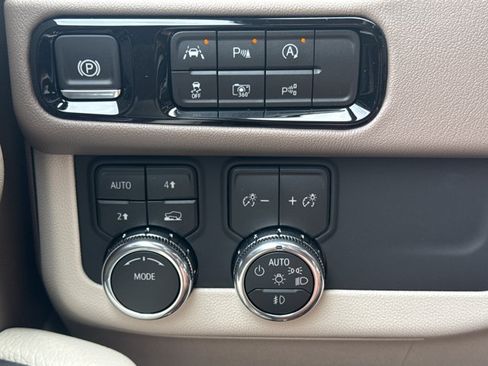 New 2026 GMC Yukon Denali w/ LPO, Floor Liner Package AWD/4WD image 24
