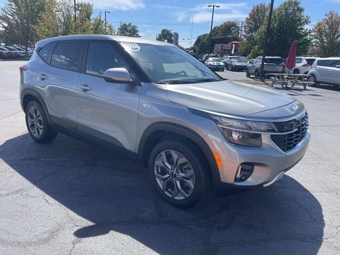Used 2024 Kia Seltos LX AWD/4WD image 10