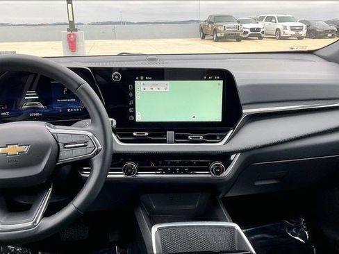 Used 2025 Chevrolet Equinox LT image 6