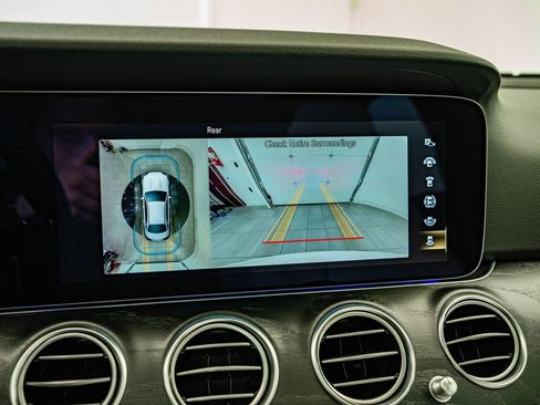 Used 2022 Mercedes-Benz E 450 4MATIC Sedan image 24