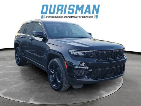 Used 2023 Jeep Grand Cherokee Limited w/ Black Appearance Package image 1