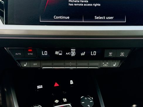 Used 2024 Audi Q4 e-tron Prestige image 12