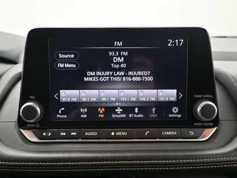 Used 2024 Nissan Rogue S AWD/4WD image 19