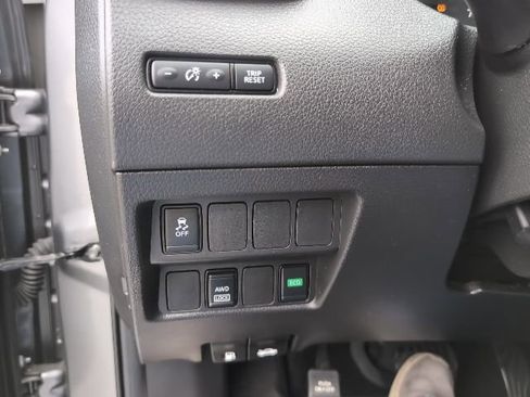 Used 2019 Nissan Rogue Sport S image 23