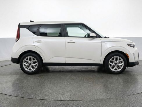 Used 2025 Kia Soul LX w/ LX Technology Package image 11