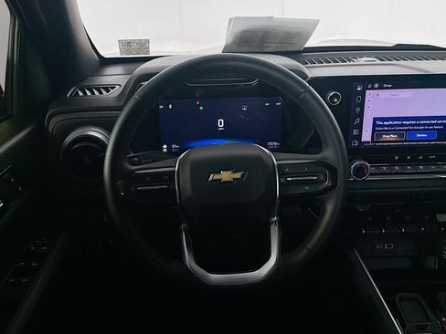 Used 2024 Chevrolet Colorado LT w/ LT Convenience Package image 17