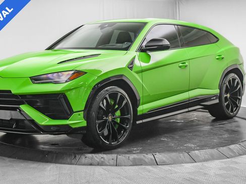Used 2023 Lamborghini Urus S image 3