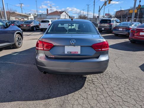Used 2015 Volkswagen Passat 1.8T Limited Edition image 7