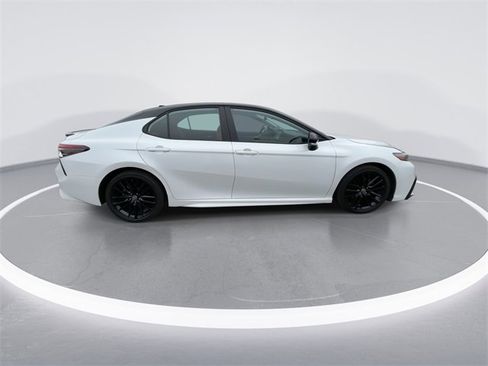 Used 2023 Toyota Camry XSE image 9