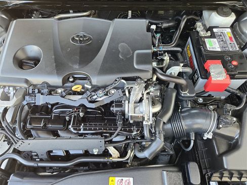 Used 2020 Toyota Camry LE image 27