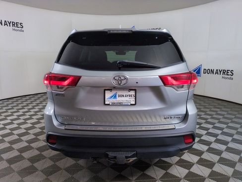 Used 2018 Toyota Highlander XLE image 4