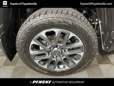 Used 2024 Toyota Tundra Limited AWD/4WD image 20