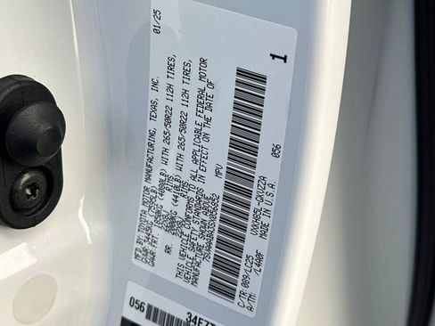 Used 2025 Toyota Sequoia Capstone image 30