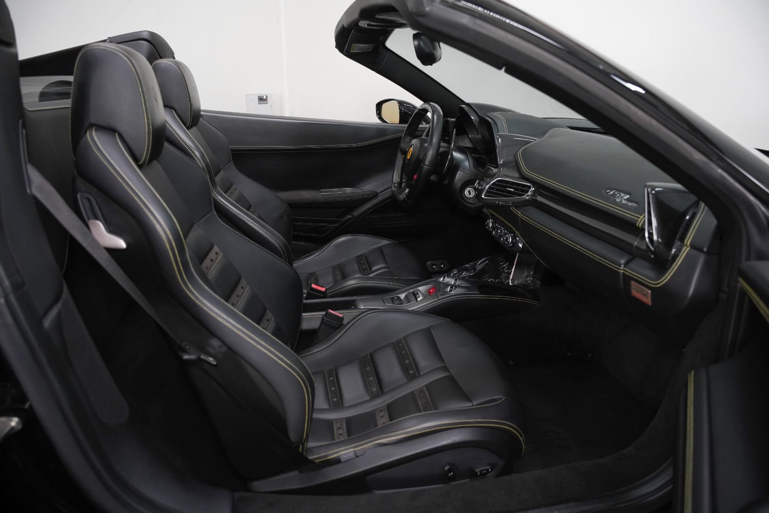 Used 2013 Ferrari 458 Spider RWD image 29